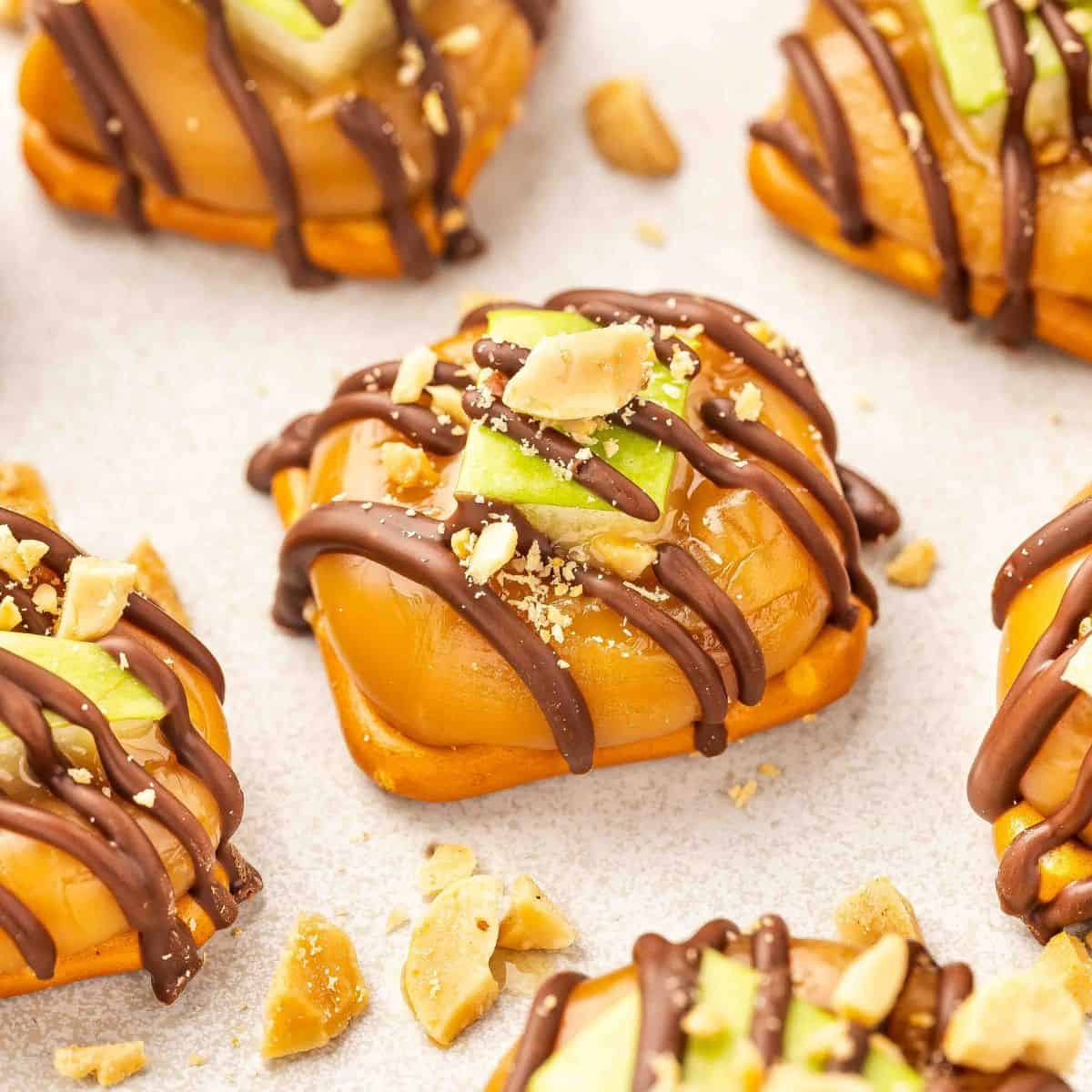 Caramel Apple Pretzel Bites with Chocolate - Hungry Whisk